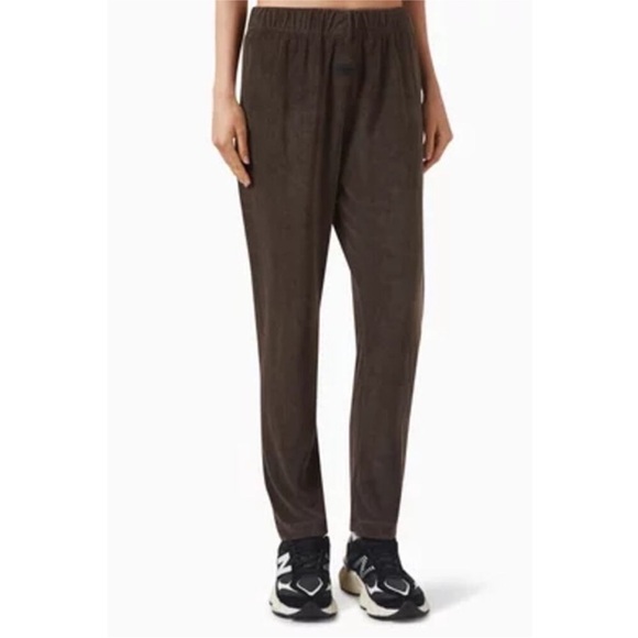 Fear of God Essentials Women's Resort Terry Cloth Brown Logo Sweat Pants Size XS - Picture 1 of 9